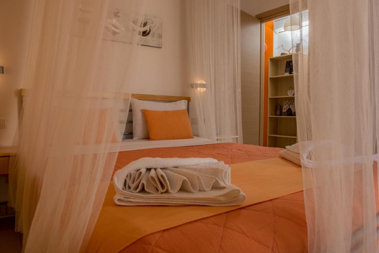 Giannmary Apartment Palaiochora Bagian luar foto