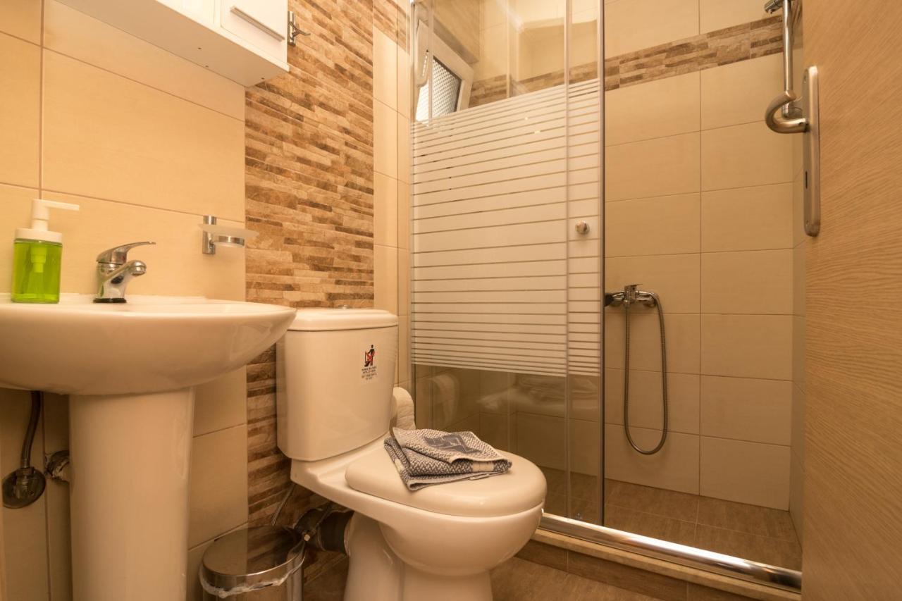 Giannmary Apartment Palaiochora Bagian luar foto