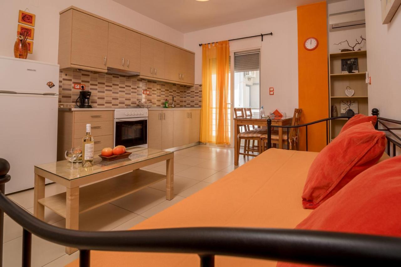 Giannmary Apartment Palaiochora Bagian luar foto