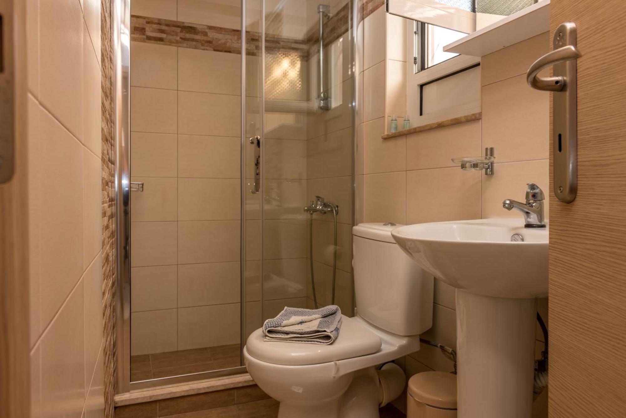 Giannmary Apartment Palaiochora Bagian luar foto