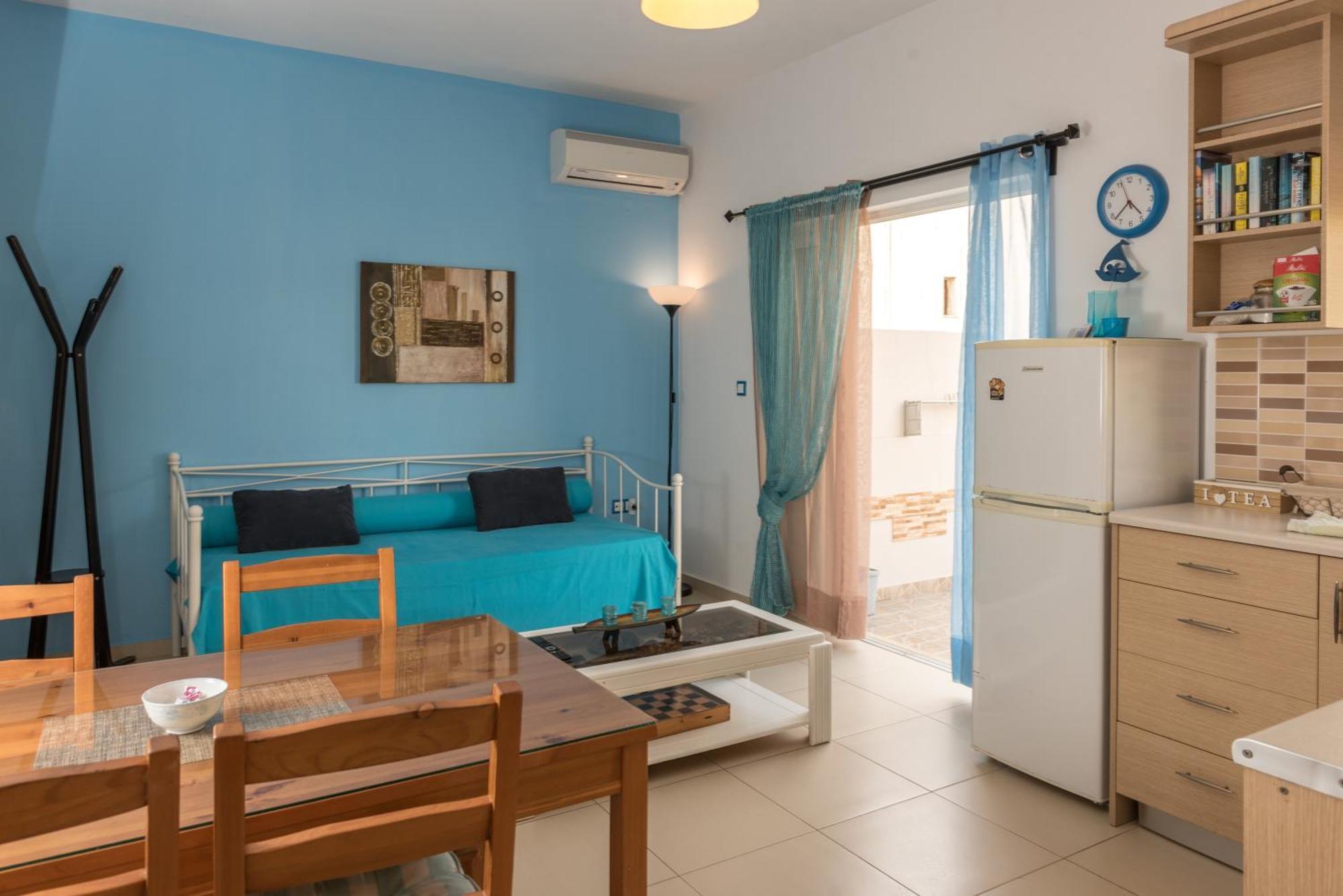 Giannmary Apartment Palaiochora Bagian luar foto