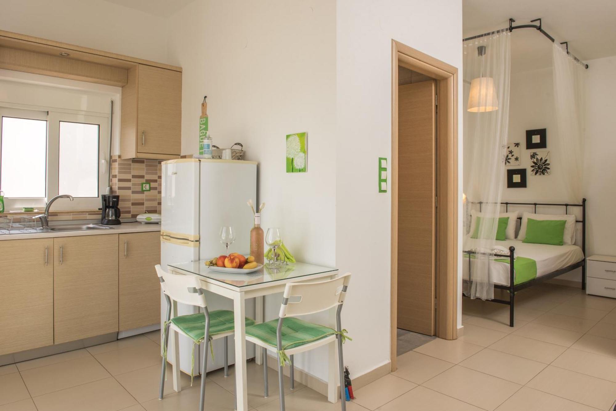 Giannmary Apartment Palaiochora Bagian luar foto